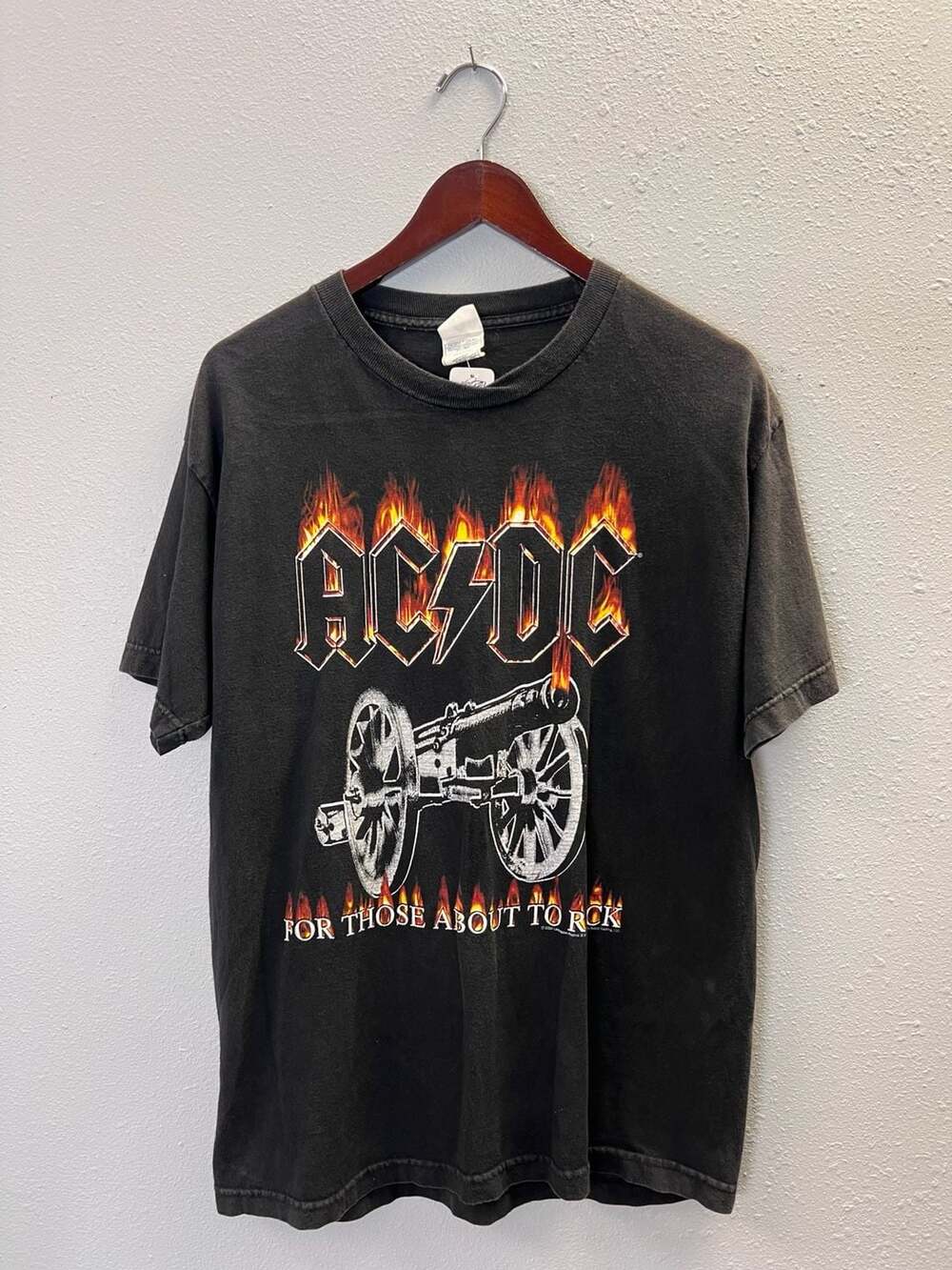 Vintage 2004 AC/DC For Those About To Rock T-Shirt Mens Large Alstyle Tag 0421